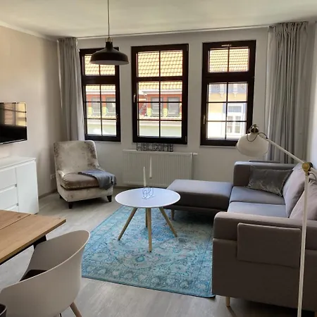 Discovair - Modern & Zentral, Inklusive Parkplatz & Kaffee Bis Zu 2 Schlafzimmer & Balkon *