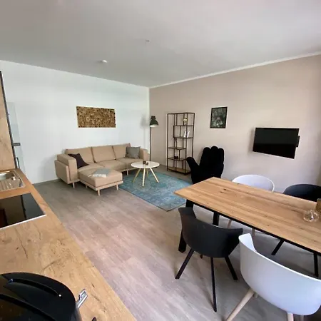 Discovair - Modern & Zentral, Inklusive Parkplatz & Kaffee Bis Zu 2 Schlafzimmer & Balkon Apartamento