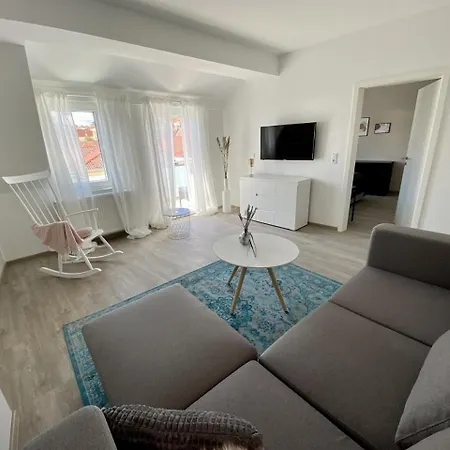 Haus Karl14 דירה