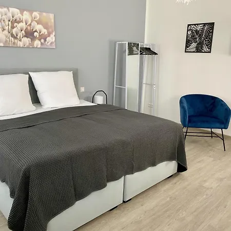 Apartamento Discovair - Modern & Zentral, Inklusive Parkplatz & Kaffee Bis Zu 2 Schlafzimmer & Balkon *