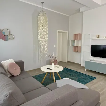 Apartamento Discovair - Modern & Zentral, Inklusive Parkplatz & Kaffee Bis Zu 2 Schlafzimmer & Balkon Eisenach
