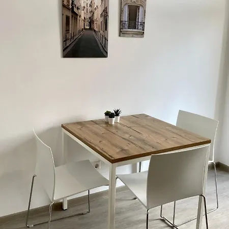 Haus Karl14 דירה